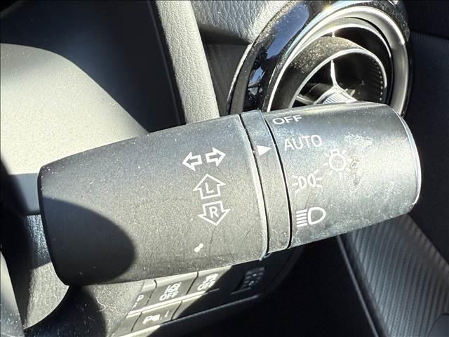 デミオ 15S ナビ Bモニター スマートシティブレーキ スマートキー Pスタート ETC BT Aライト Aハイビーム Cセンサー カーテン/サイドSRS ステリモ i-stop 横滑り防止 車線逸脱警報 マット(27枚目)