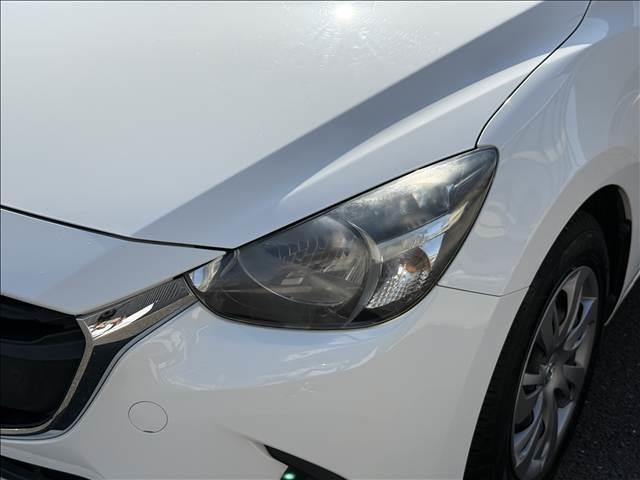 デミオ 15S ナビ Bモニター スマートシティブレーキ スマートキー Pスタート ETC BT Aライト Aハイビーム Cセンサー カーテン/サイドSRS ステリモ i-stop 横滑り防止 車線逸脱警報 マット(33枚目)