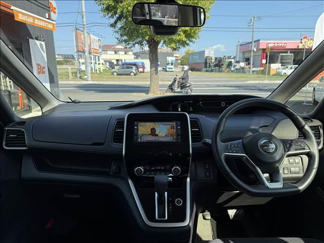 セレナ G 両電スラ フルセグナビ エマブレ アラビュー クルコン Cセンサー インテリキー Pスタ ステリモ BT LED フォグ Aライト ETC Pアシスト シートバックテーブル ロールサンシェード(2枚目)