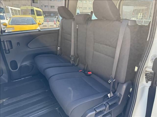 セレナ G 両電スラ フルセグナビ エマブレ アラビュー クルコン Cセンサー インテリキー Pスタ ステリモ BT LED フォグ Aライト ETC Pアシスト シートバックテーブル ロールサンシェード(10枚目)