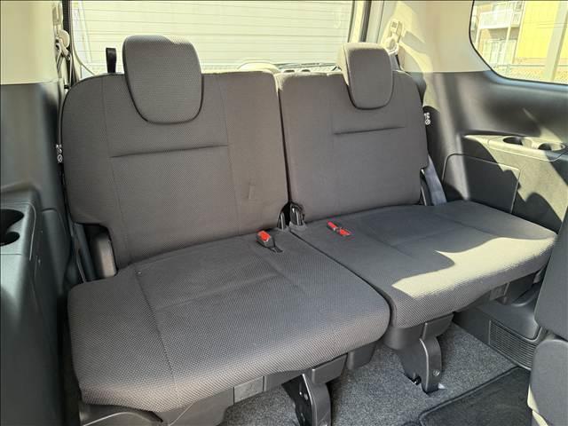 セレナ G 両電スラ フルセグナビ エマブレ アラビュー クルコン Cセンサー インテリキー Pスタ ステリモ BT LED フォグ Aライト ETC Pアシスト シートバックテーブル ロールサンシェード(12枚目)