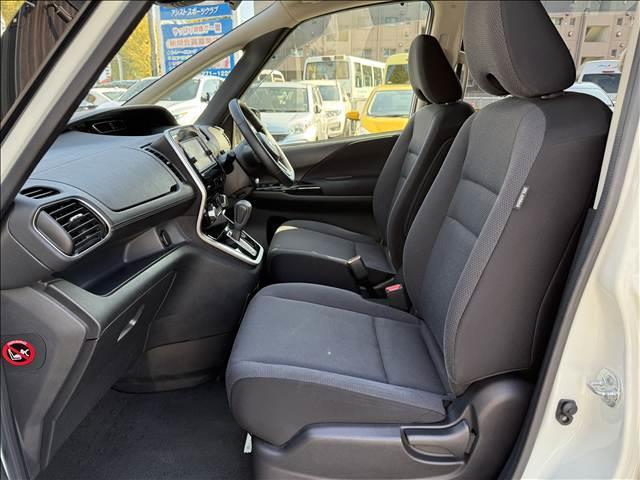 セレナ G 両電スラ フルセグナビ エマブレ アラビュー クルコン Cセンサー インテリキー Pスタ ステリモ BT LED フォグ Aライト ETC Pアシスト シートバックテーブル ロールサンシェード(25枚目)