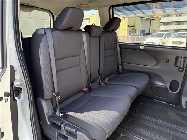 セレナ G 両電スラ フルセグナビ エマブレ アラビュー クルコン Cセンサー インテリキー Pスタ ステリモ BT LED フォグ Aライト ETC Pアシスト シートバックテーブル ロールサンシェード(26枚目)