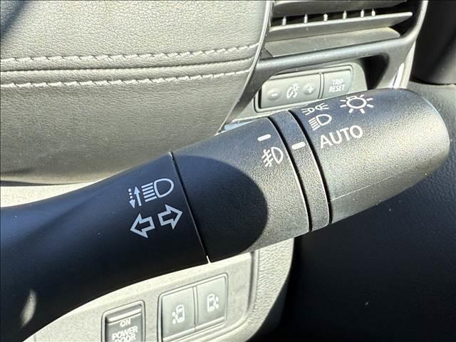 セレナ G 両電スラ フルセグナビ エマブレ アラビュー クルコン Cセンサー インテリキー Pスタ ステリモ BT LED フォグ Aライト ETC Pアシスト シートバックテーブル ロールサンシェード(27枚目)