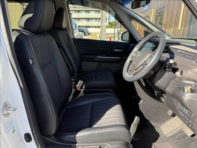 フリード＋ハイブリッド ハイブリッドＥＸ　フルセグナビ　ホンダセンシング　Ｂカメ　ＥＴＣ　クルコン　Ｐスタ　スマートキー　ＥＳＣ　シートヒーター　ハーフレザーシート　シートリフター　ＬＥＤヘッドライト　フォグ　Ａライト　電格ミラー　Ｐガラス（9枚目）