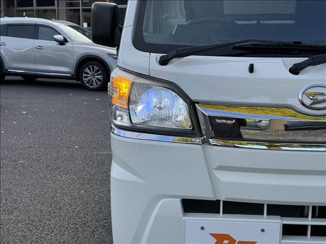 ハイゼットトラック スタンダード　三方開　ラジオ　ＬＥＤヘッドライト　リアウィンドウサンシェード　荷台ゴムマット　フロントバイザー　ヘッドライトレベライザー　ＡＣソケット　ゴムマット　バイザー　サンバイザー　ＳＲＳエアバッグ　パワステ（32枚目）