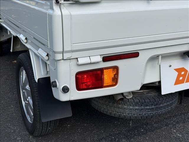 ハイゼットトラック スタンダード　三方開　ラジオ　ＬＥＤヘッドライト　リアウィンドウサンシェード　荷台ゴムマット　フロントバイザー　ヘッドライトレベライザー　ＡＣソケット　ゴムマット　バイザー　サンバイザー　ＳＲＳエアバッグ　パワステ（36枚目）