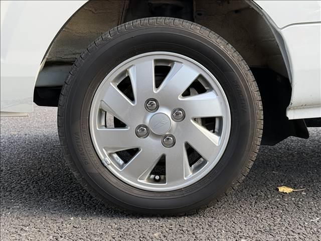 ハイゼットトラック スタンダード　三方開　ラジオ　ＬＥＤヘッドライト　リアウィンドウサンシェード　荷台ゴムマット　フロントバイザー　ヘッドライトレベライザー　ＡＣソケット　ゴムマット　バイザー　サンバイザー　ＳＲＳエアバッグ　パワステ（42枚目）