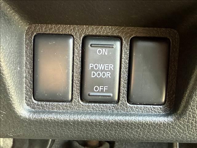 セレナ ハイウェイスター　Ｖセレクション　両電スラ　フルセグナビ　フリップダウンモニター　インテリキー　Ｐスタート　クルコン　ＢＴ　ＤＶＤ再生　ＥＴＣ　横滑り防止　ロールサンシェード　シートバックテーブル　Ｐガラス　ＵＶカット　ＩＳＯＦＩＸ（16枚目）