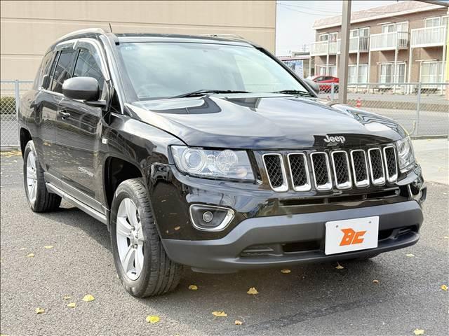 ジープ・コンパス スポーツ　４ＷＤ　フルセグナビ　Ｂカメ　ＢＴ　クルコン　ＥＳＣ　キーレス　ＥＴＣ　サイドカメラ　シートリフター　ＳＲＳエアバッグ　ステリモ　マット　バイザー　ヘッドライトレベライザー　ＤＶＤ再生　電格ミラー（5枚目）