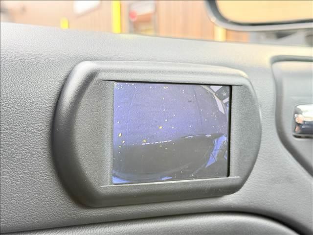 ジープ・コンパス スポーツ　４ＷＤ　フルセグナビ　Ｂカメ　ＢＴ　クルコン　ＥＳＣ　キーレス　ＥＴＣ　サイドカメラ　シートリフター　ＳＲＳエアバッグ　ステリモ　マット　バイザー　ヘッドライトレベライザー　ＤＶＤ再生　電格ミラー（13枚目）