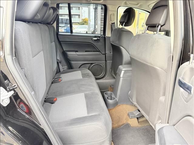 ジープ・コンパス スポーツ　４ＷＤ　フルセグナビ　Ｂカメ　ＢＴ　クルコン　ＥＳＣ　キーレス　ＥＴＣ　サイドカメラ　シートリフター　ＳＲＳエアバッグ　ステリモ　マット　バイザー　ヘッドライトレベライザー　ＤＶＤ再生　電格ミラー（26枚目）