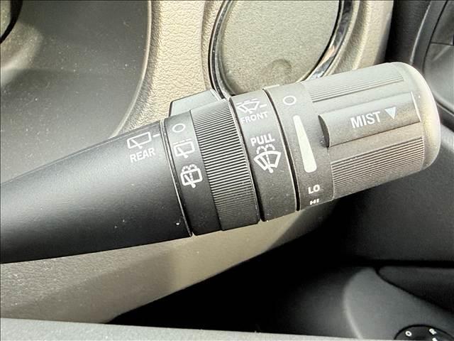 ジープ・コンパス スポーツ　４ＷＤ　フルセグナビ　Ｂカメ　ＢＴ　クルコン　ＥＳＣ　キーレス　ＥＴＣ　サイドカメラ　シートリフター　ＳＲＳエアバッグ　ステリモ　マット　バイザー　ヘッドライトレベライザー　ＤＶＤ再生　電格ミラー（27枚目）