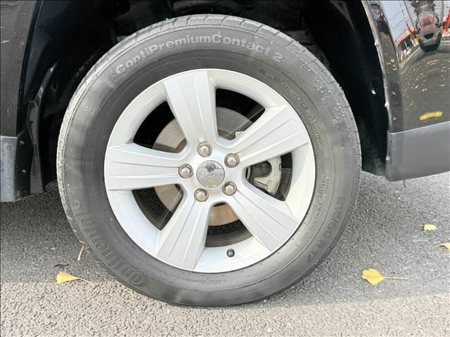 ジープ・コンパス スポーツ　４ＷＤ　フルセグナビ　Ｂカメ　ＢＴ　クルコン　ＥＳＣ　キーレス　ＥＴＣ　サイドカメラ　シートリフター　ＳＲＳエアバッグ　ステリモ　マット　バイザー　ヘッドライトレベライザー　ＤＶＤ再生　電格ミラー（40枚目）