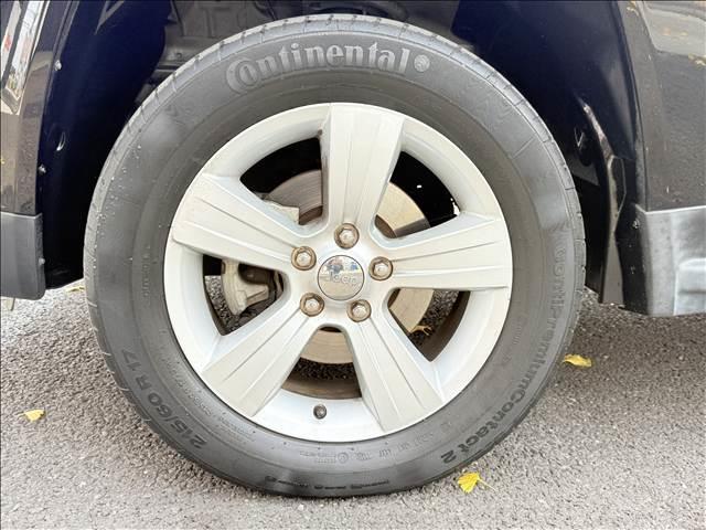 ジープ・コンパス スポーツ　４ＷＤ　フルセグナビ　Ｂカメ　ＢＴ　クルコン　ＥＳＣ　キーレス　ＥＴＣ　サイドカメラ　シートリフター　ＳＲＳエアバッグ　ステリモ　マット　バイザー　ヘッドライトレベライザー　ＤＶＤ再生　電格ミラー（42枚目）