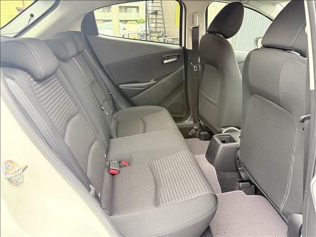 デミオ ＸＤ　スマートシティブレーキ　ＢＳＭ　Ｃセンサー　車線逸脱警報　スマートキー　Ｐスタート　ＢＴ　ラジオ　ステリモ　Ａライト　ｉ－ｓｔｏｐ　レベライザー　横滑り防止　サイド／カーテンＳＲＳ　Ｐガラス（26枚目）