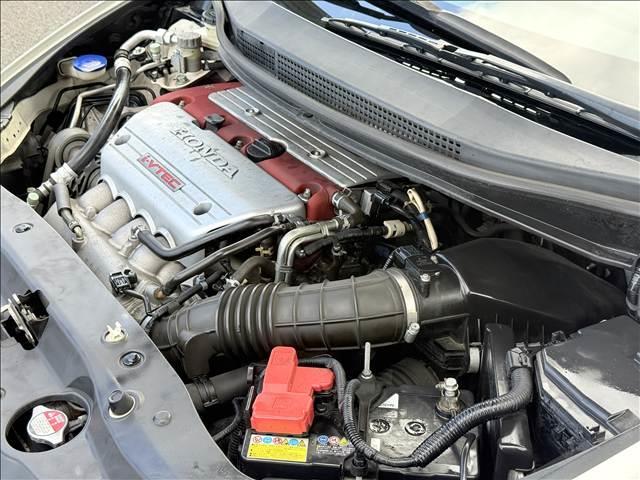 シビック タイプＲ　ユーロ　ＣＤ／ラジオ　キーレスキー　Ｐスタ　ステリモ　ＥＴＣ　ヒーテッドミラー　Ｃセンサー　シートリフター　チルトステア　シガーソケット　電格ミラー　セキュリティアラーム　革巻きステア　マット　キセノン（20枚目）