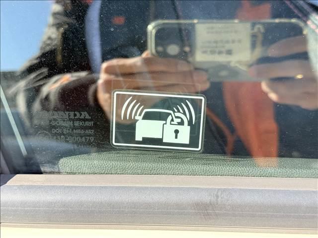 シビック タイプＲ　ユーロ　ＣＤ／ラジオ　キーレスキー　Ｐスタ　ステリモ　ＥＴＣ　ヒーテッドミラー　Ｃセンサー　シートリフター　チルトステア　シガーソケット　電格ミラー　セキュリティアラーム　革巻きステア　マット　キセノン（28枚目）