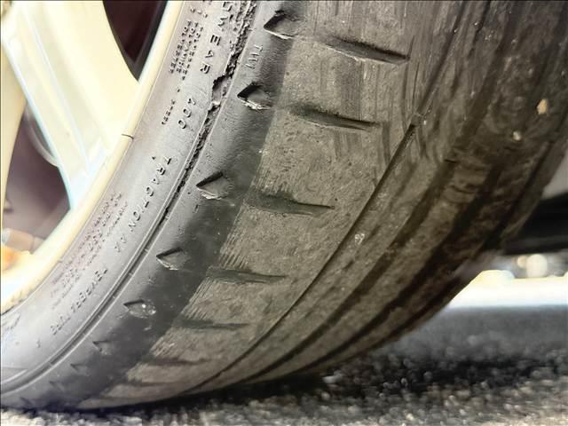 シビック タイプＲ　ユーロ　ＣＤ／ラジオ　キーレスキー　Ｐスタ　ステリモ　ＥＴＣ　ヒーテッドミラー　Ｃセンサー　シートリフター　チルトステア　シガーソケット　電格ミラー　セキュリティアラーム　革巻きステア　マット　キセノン（43枚目）