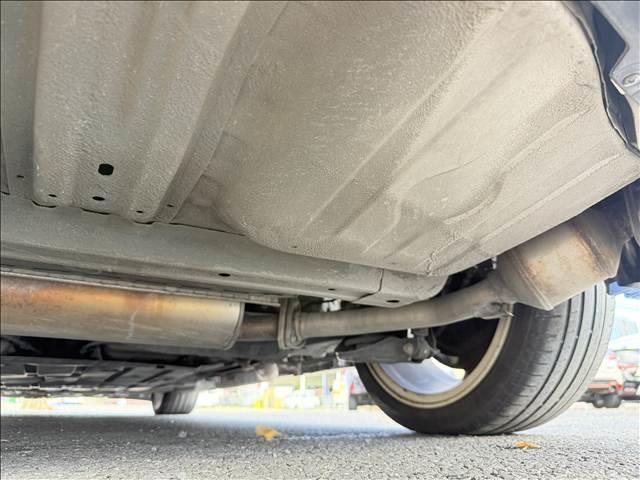 シビック タイプＲ　ユーロ　ＣＤ／ラジオ　キーレスキー　Ｐスタ　ステリモ　ＥＴＣ　ヒーテッドミラー　Ｃセンサー　シートリフター　チルトステア　シガーソケット　電格ミラー　セキュリティアラーム　革巻きステア　マット　キセノン（48枚目）