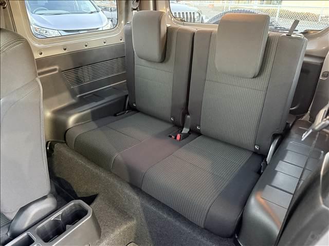 ジムニー ＸＣ　フルセグナビ　ＤＳＢＳ　Ｂモニター　スマートキー　Ｐスタート　ＥＴＣ　ドラレコ　クルコン　ステリモ　ＢＴ　ＤＶＤ再生　ＬＥＤヘッドライト　フォグ　Ａライト　Ａハイビーム　サイド／カーテンＳＲＳ　マット（10枚目）