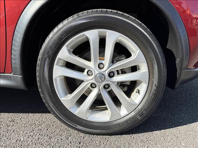 ジューク １５ＲＸ　フルセグナビ　アラウンドビューモニター　ＢＴ　ＤＶＤ再生　スマートキー　Ｐスタ　ＨＩＤライト　Ａライト　フォグ　Ａスト　ＥＴＣ　ドラレコ　アームレスト　電格ミラー　横滑り防り　カーテンサイドエアバ（40枚目）