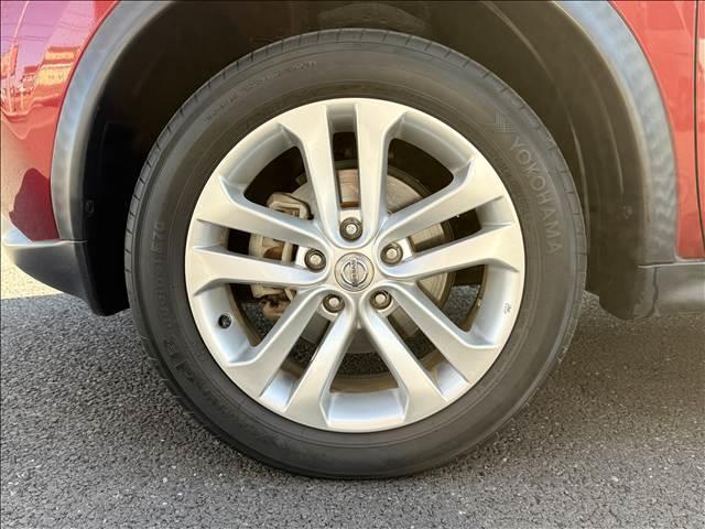 ジューク １５ＲＸ　フルセグナビ　アラウンドビューモニター　ＢＴ　ＤＶＤ再生　スマートキー　Ｐスタ　ＨＩＤライト　Ａライト　フォグ　Ａスト　ＥＴＣ　ドラレコ　アームレスト　電格ミラー　横滑り防り　カーテンサイドエアバ（42枚目）