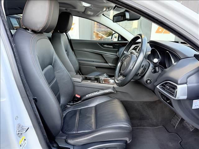 ＸＥ ＸＥ　プレステージ　フルセグナビ　レザー　衝突被害軽減　スマートキー　Ｐスタート　Ｂモニター　シートヒーター　クルコン　キセノン　Ｒフォグ　Ａライト　ＤＶＤ再生　ＥＴＣ　Ｃセンサー　メモリー付Ｐシート　ＭＥＲＩＤＩＡＮ（9枚目）