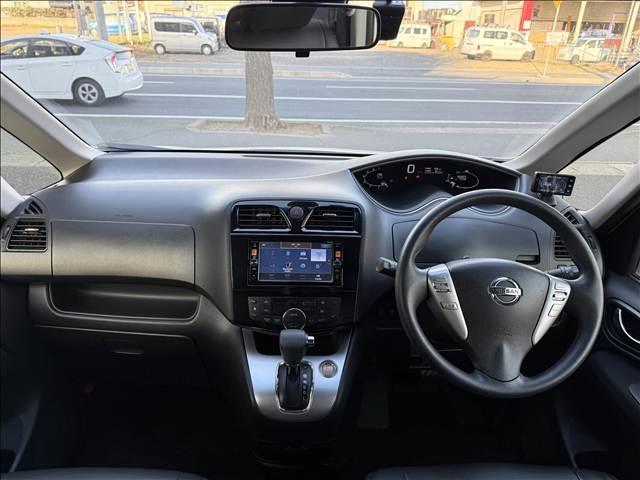 セレナ ２０Ｘ　Ｖセレクション＋セーフティ　エマブレ　両電スラ　フルセグナビ　Ｂモニター　ＢＴ　ＤＶＤ再生　ＬＤＷ　スマートキー　Ｐスタート　Ａライト　フォグ　Ｉストップ　クルコン　ドラレコ　リアオートエアコン　ステリモ　シートカバー（2枚目）