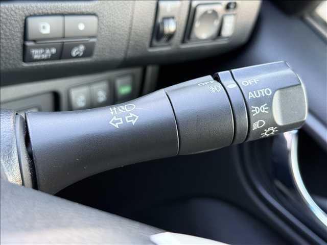 セレナ ２０Ｘ　Ｖセレクション＋セーフティ　エマブレ　両電スラ　フルセグナビ　Ｂモニター　ＢＴ　ＤＶＤ再生　ＬＤＷ　スマートキー　Ｐスタート　Ａライト　フォグ　Ｉストップ　クルコン　ドラレコ　リアオートエアコン　ステリモ　シートカバー（27枚目）