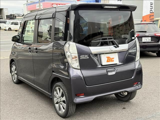 ｅＫスペースカスタム カスタムＴ　ｅ－アシスト　両電スラ　フルセグナビ　ｅ－アシスト　Ｂモニター　スマートキー　Ｐスタート　後席モニター　リアサーキュレーター　横滑り防止　マット　バイザー　キセノン　フォグ　Ａライト　サイドＳＲＳエアバッグ（8枚目）