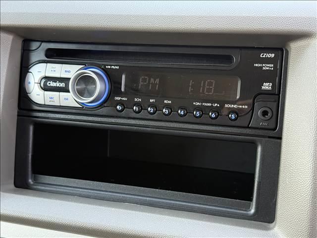 エブリイワゴン PZターボ ターボ 電動スライドドア CDオーディオ キーレス 純正エアロ 電格ミラー HIDヘッドランプ フォグ Pガラス Sアラーム Rスポイラー 純正アルミホイール アクセサリーソケット リアヒーター(3枚目)