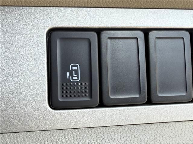 エブリイワゴン PZターボ ターボ 電動スライドドア CDオーディオ キーレス 純正エアロ 電格ミラー HIDヘッドランプ フォグ Pガラス Sアラーム Rスポイラー 純正アルミホイール アクセサリーソケット リアヒーター(4枚目)