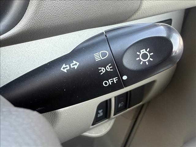 エブリイワゴン PZターボ ターボ 電動スライドドア CDオーディオ キーレス 純正エアロ 電格ミラー HIDヘッドランプ フォグ Pガラス Sアラーム Rスポイラー 純正アルミホイール アクセサリーソケット リアヒーター(27枚目)