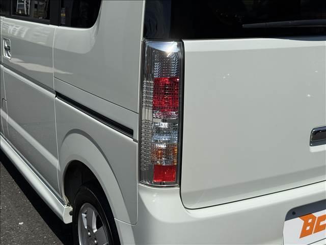 エブリイワゴン PZターボ ターボ 電動スライドドア CDオーディオ キーレス 純正エアロ 電格ミラー HIDヘッドランプ フォグ Pガラス Sアラーム Rスポイラー 純正アルミホイール アクセサリーソケット リアヒーター(36枚目)