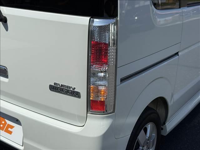 エブリイワゴン PZターボ ターボ 電動スライドドア CDオーディオ キーレス 純正エアロ 電格ミラー HIDヘッドランプ フォグ Pガラス Sアラーム Rスポイラー 純正アルミホイール アクセサリーソケット リアヒーター(37枚目)