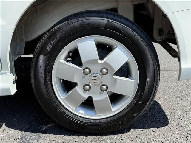 エブリイワゴン PZターボ ターボ 電動スライドドア CDオーディオ キーレス 純正エアロ 電格ミラー HIDヘッドランプ フォグ Pガラス Sアラーム Rスポイラー 純正アルミホイール アクセサリーソケット リアヒーター(44枚目)