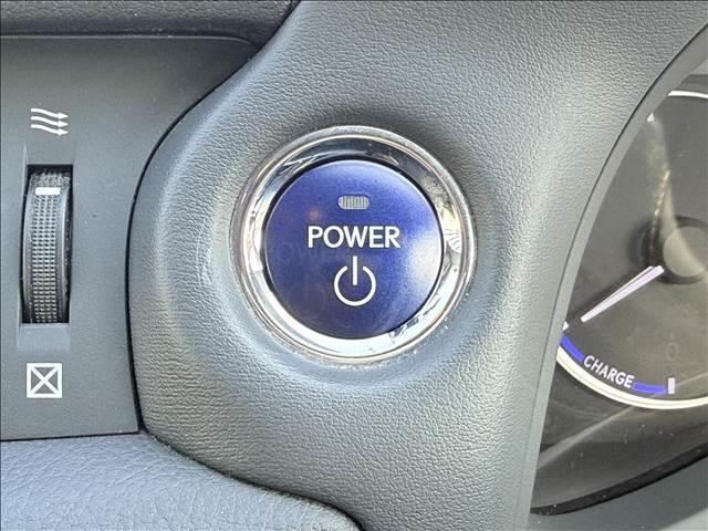 ＣＴ ＣＴ２００ｈ　バージョンＣ　スマートキー　Ｐスタート　ＥＴＣ　ドラレコ　シートヒーター　Ｃセンサー　ＬＥＤヘッドライト　フォグ　Ａライト　クルコン　サイド／カーテンＳＲＳ　パドルシフト　ステリモ　セキュリティアラーム　Ｐガラス（3枚目）