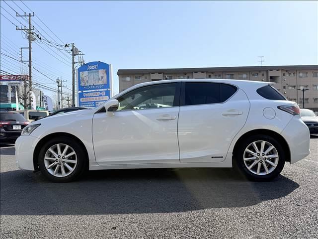 ＣＴ ＣＴ２００ｈ　バージョンＣ　スマートキー　Ｐスタート　ＥＴＣ　ドラレコ　シートヒーター　Ｃセンサー　ＬＥＤヘッドライト　フォグ　Ａライト　クルコン　サイド／カーテンＳＲＳ　パドルシフト　ステリモ　セキュリティアラーム　Ｐガラス（6枚目）