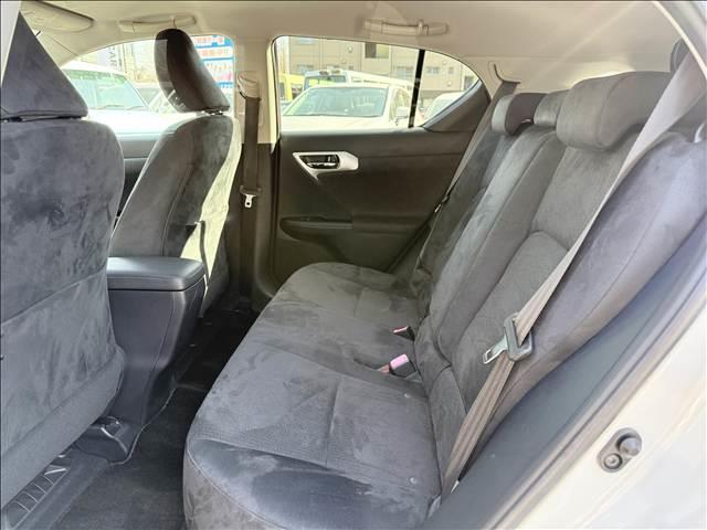 ＣＴ ＣＴ２００ｈ　バージョンＣ　スマートキー　Ｐスタート　ＥＴＣ　ドラレコ　シートヒーター　Ｃセンサー　ＬＥＤヘッドライト　フォグ　Ａライト　クルコン　サイド／カーテンＳＲＳ　パドルシフト　ステリモ　セキュリティアラーム　Ｐガラス（10枚目）