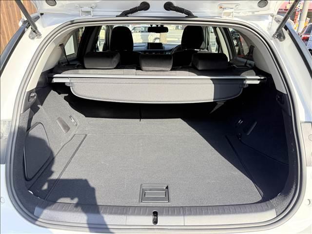 ＣＴ ＣＴ２００ｈ　バージョンＣ　スマートキー　Ｐスタート　ＥＴＣ　ドラレコ　シートヒーター　Ｃセンサー　ＬＥＤヘッドライト　フォグ　Ａライト　クルコン　サイド／カーテンＳＲＳ　パドルシフト　ステリモ　セキュリティアラーム　Ｐガラス（11枚目）