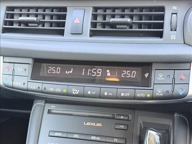 ＣＴ ＣＴ２００ｈ　バージョンＣ　スマートキー　Ｐスタート　ＥＴＣ　ドラレコ　シートヒーター　Ｃセンサー　ＬＥＤヘッドライト　フォグ　Ａライト　クルコン　サイド／カーテンＳＲＳ　パドルシフト　ステリモ　セキュリティアラーム　Ｐガラス（12枚目）