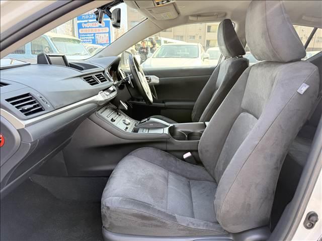 ＣＴ ＣＴ２００ｈ　バージョンＣ　スマートキー　Ｐスタート　ＥＴＣ　ドラレコ　シートヒーター　Ｃセンサー　ＬＥＤヘッドライト　フォグ　Ａライト　クルコン　サイド／カーテンＳＲＳ　パドルシフト　ステリモ　セキュリティアラーム　Ｐガラス（25枚目）