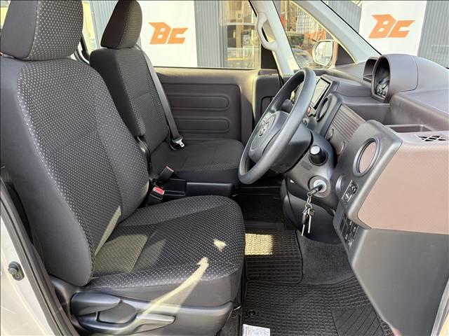 スペイド Ｆ　地デジナビ　電スラ　Ｂモニター　ステリモ　ＢＴ　ＥＴＣ　Ｉストップ　横滑り防止　レベライザー　電格ミラー　マット　バイザー　Ｐガラス　シートリフター　ＩＳＯＦＩＸ　ＡＣソケット　キーレスキー（9枚目）