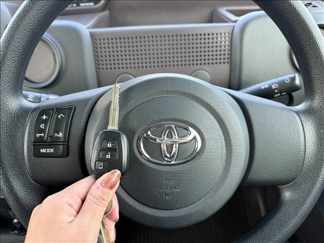 スペイド Ｆ　地デジナビ　電スラ　Ｂモニター　ステリモ　ＢＴ　ＥＴＣ　Ｉストップ　横滑り防止　レベライザー　電格ミラー　マット　バイザー　Ｐガラス　シートリフター　ＩＳＯＦＩＸ　ＡＣソケット　キーレスキー（18枚目）