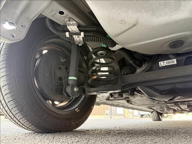 スペイド Ｆ　地デジナビ　電スラ　Ｂモニター　ステリモ　ＢＴ　ＥＴＣ　Ｉストップ　横滑り防止　レベライザー　電格ミラー　マット　バイザー　Ｐガラス　シートリフター　ＩＳＯＦＩＸ　ＡＣソケット　キーレスキー（47枚目）