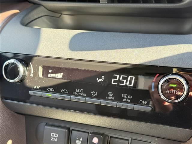 ヤリスクロス ハイブリッドＺ　８インチフルセグナビ　セーフティセンス　全方位モニター　Ｐバックドア　Ｐアシスト　シートヒーター　追従クルコン　ＢＴ　スマートキー　Ｐスタート　ＬＥＤ　Ａライト　Ａハイビーム　ＥＴＣ　ドラレコ（12枚目）