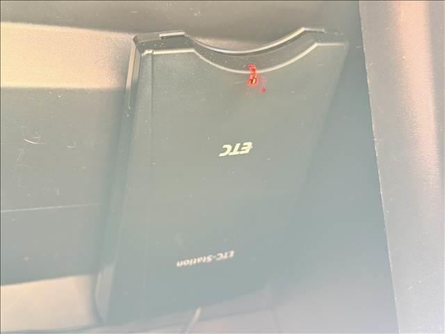 ヤリスクロス ハイブリッドＺ　８インチフルセグナビ　セーフティセンス　全方位モニター　Ｐバックドア　Ｐアシスト　シートヒーター　追従クルコン　ＢＴ　スマートキー　Ｐスタート　ＬＥＤ　Ａライト　Ａハイビーム　ＥＴＣ　ドラレコ（27枚目）