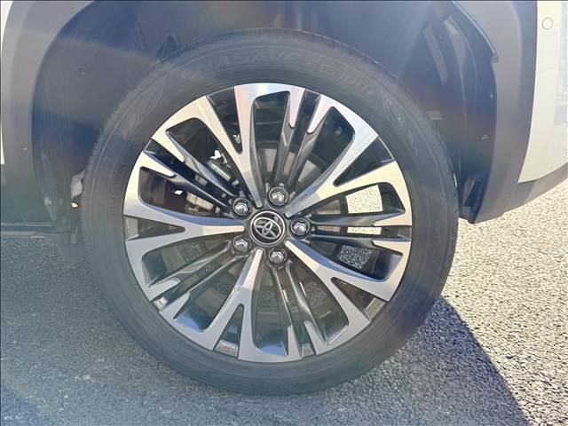 ヤリスクロス ハイブリッドＺ　８インチフルセグナビ　セーフティセンス　全方位モニター　Ｐバックドア　Ｐアシスト　シートヒーター　追従クルコン　ＢＴ　スマートキー　Ｐスタート　ＬＥＤ　Ａライト　Ａハイビーム　ＥＴＣ　ドラレコ（44枚目）