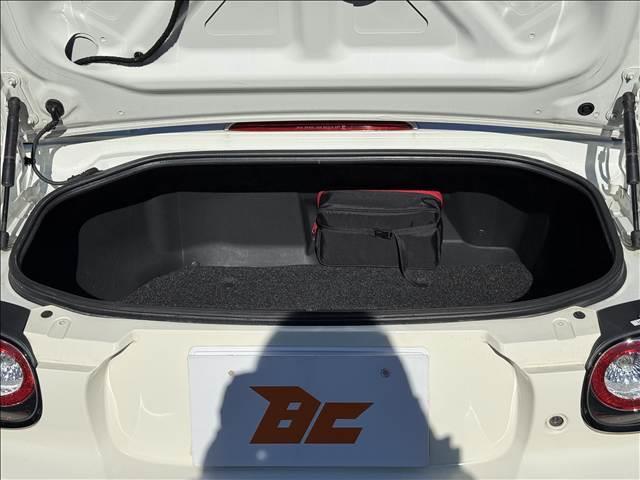 �K���X�R�[�e�B���O�Ȃǂ��s���Ă���܂��B�v���̋Ǝ҂ɂ��A�{�H�ł��̂ł����S���Ă����݂��������B